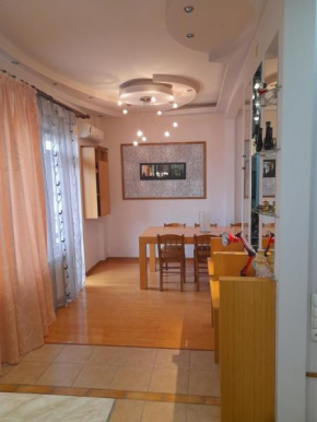 Apartment in Baryon